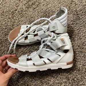 Sorel Laced Sandals 7